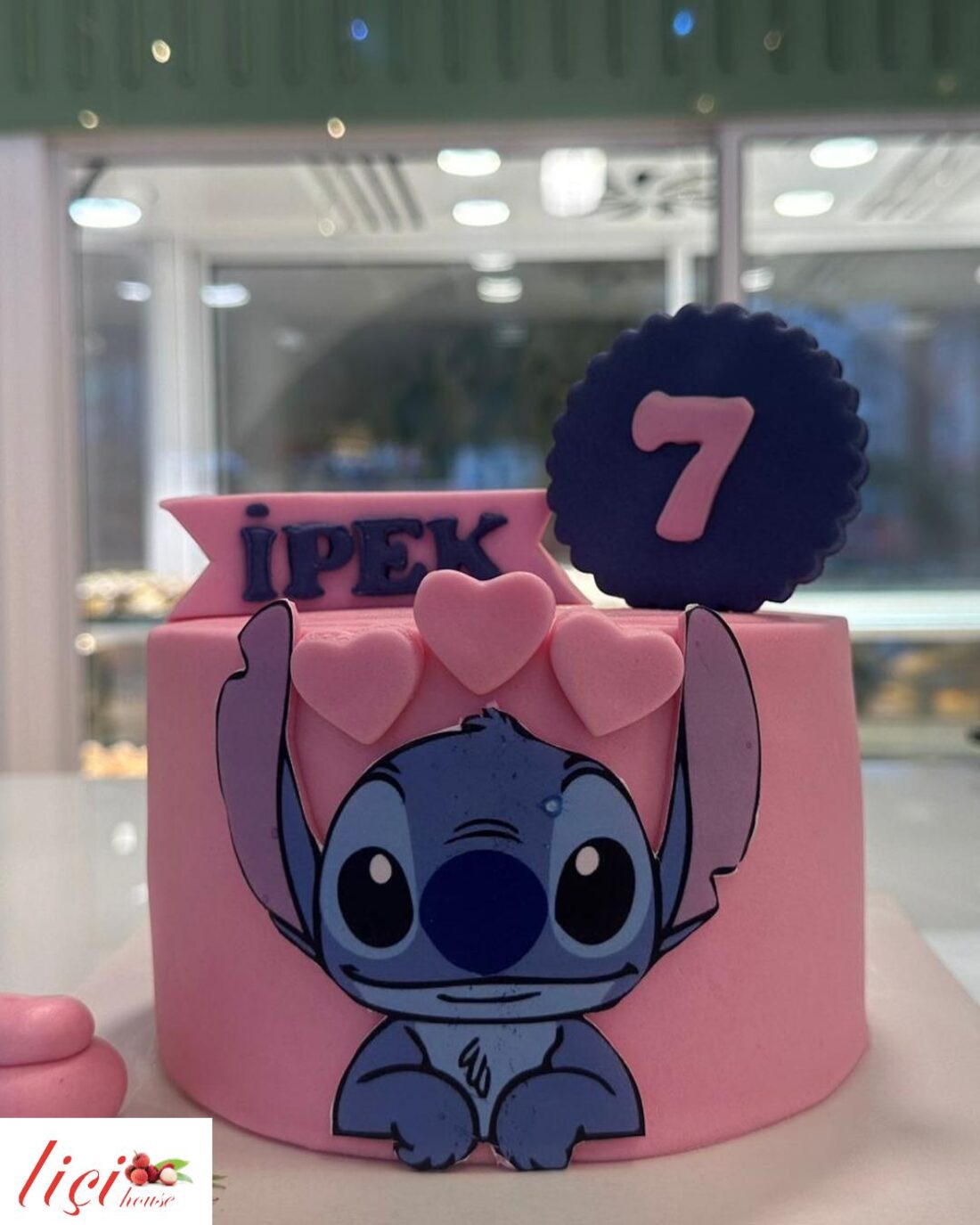 Stitch temalı doğum günü pastası